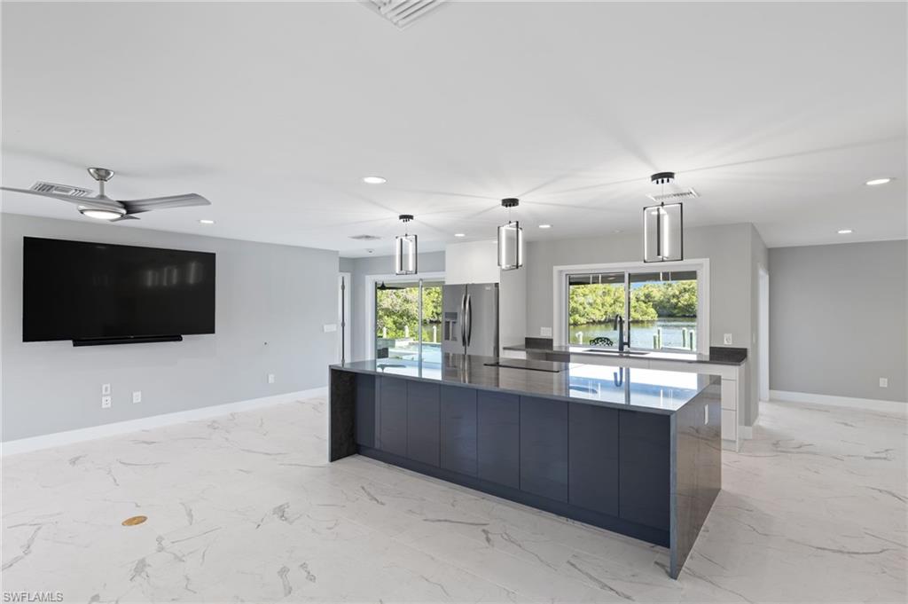 MARINE HOMES - Residential Lease