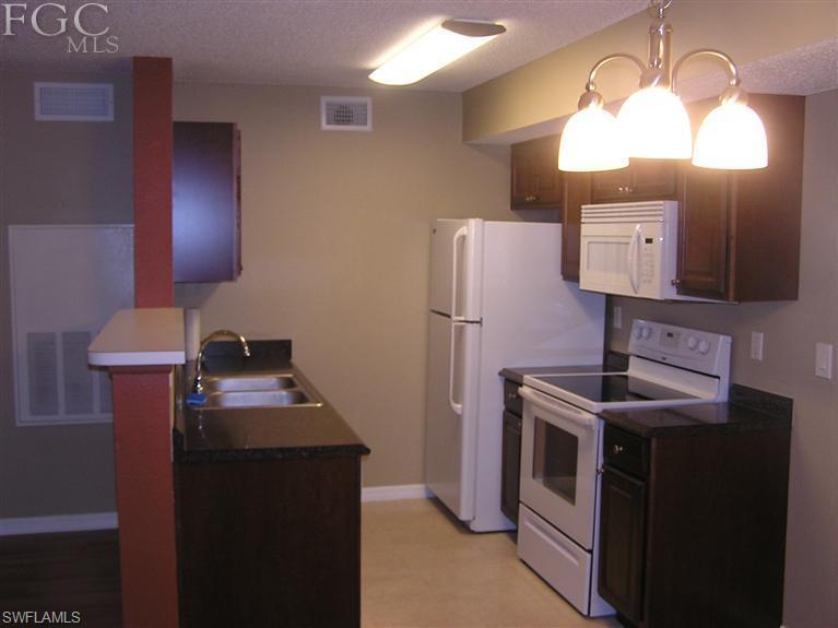 VENETIAN PALMS - Residential