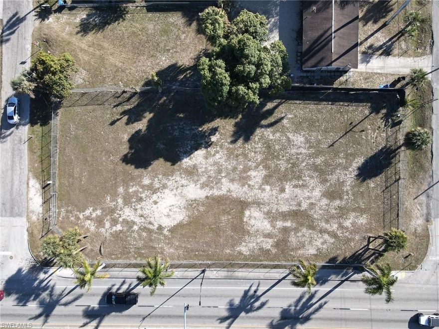 AVAILABLE — MLK Blvd 3-parcel land assemblage (3436 Dr. Martin Luther King Jr Blvd | 2127 Davis St | 2150 Ben St), Fort Myers, FL 33916. ±0.87 AC total with high-visibility MLK Blvd frontage. CI zoning on MLK parcel with adjacent parcels MDR FLU. ±155’ frontage on Dr. MLK Jr Blvd (SR 82) with ±54,100 AADT (west of I-75)