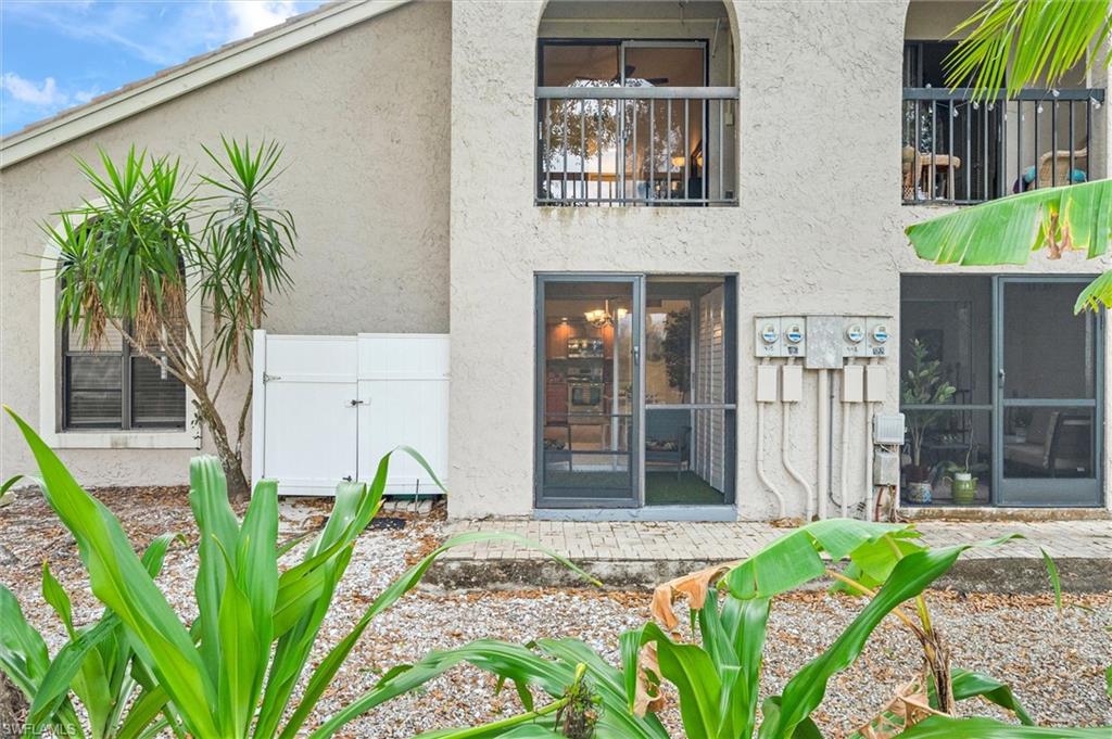 VILLAGE GREEN - Residential