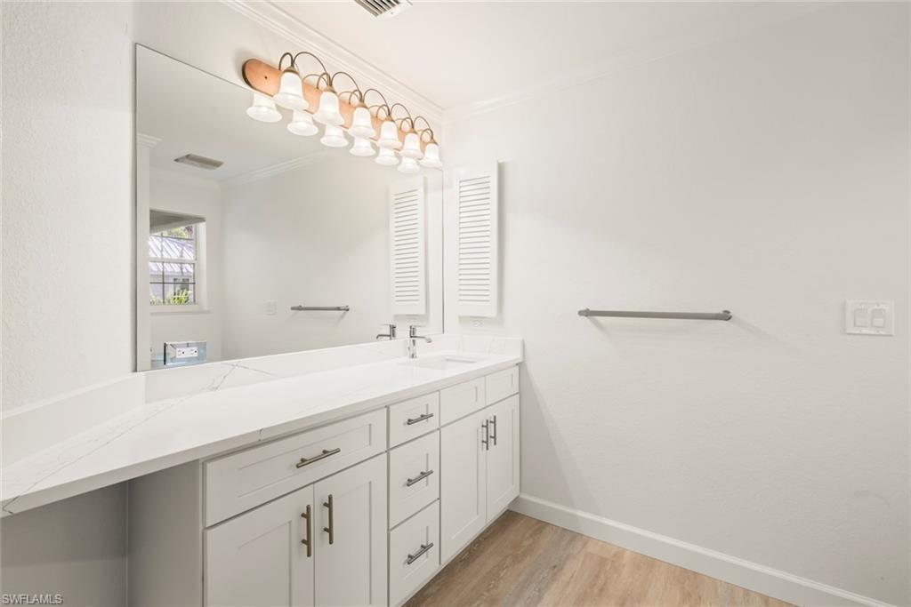 ISLAND WOODS - Residential