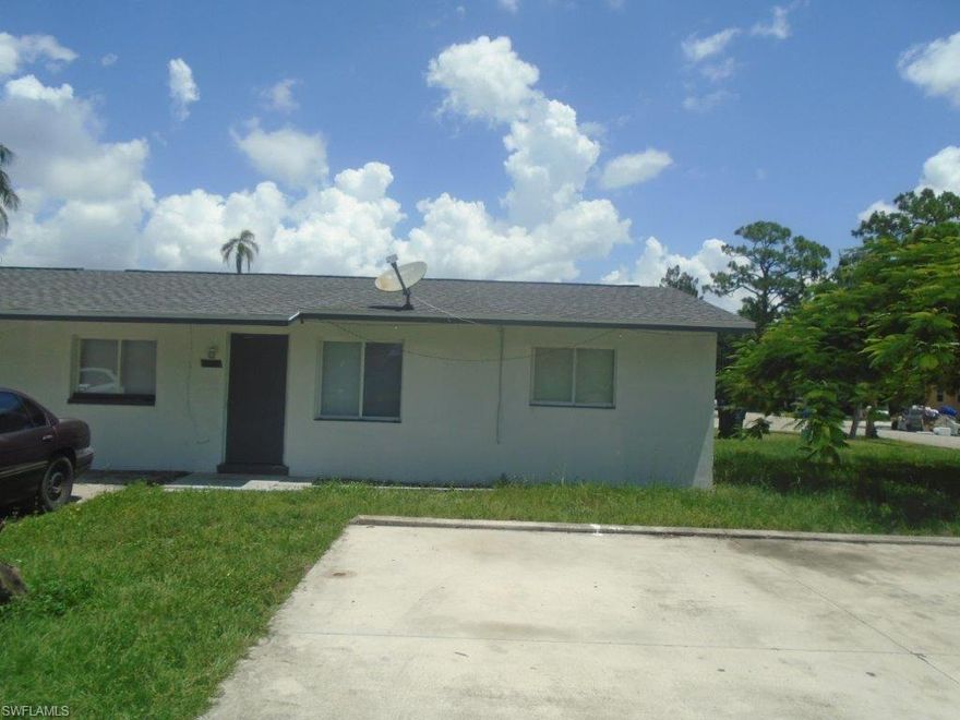 CENTRAL FT. MYERS - 3 bedroom for $1250 mo.!!! New kitchen and vinyl floors. Close to everything in Ft. Myers! (off Hanson & Fowler)