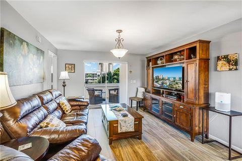 921 Seagrape DR 308B MARCO ISLAND FL 34145