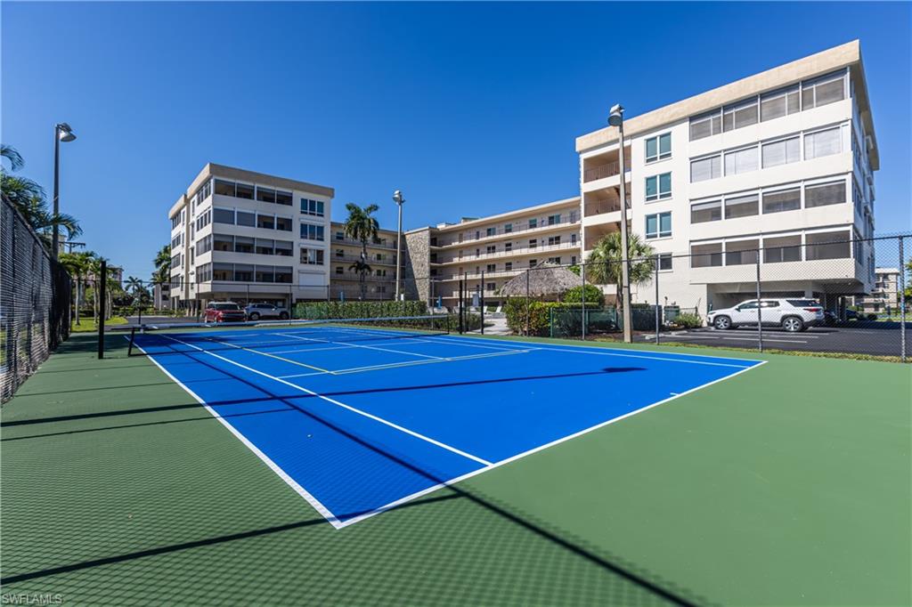 MARISOL PLAZA - Residential