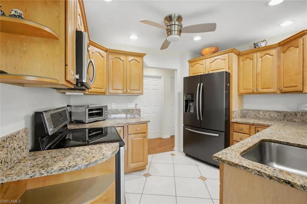 CRESCENT LAKE ESTATES - Residential Lease