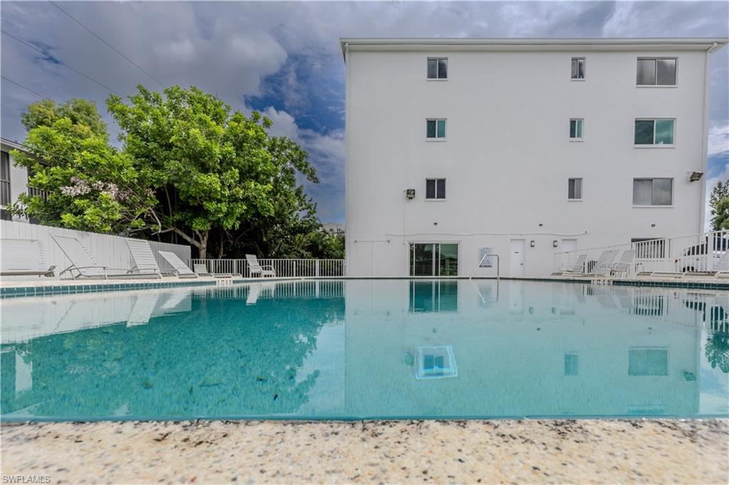 CAPEWAY CONDO - Residential