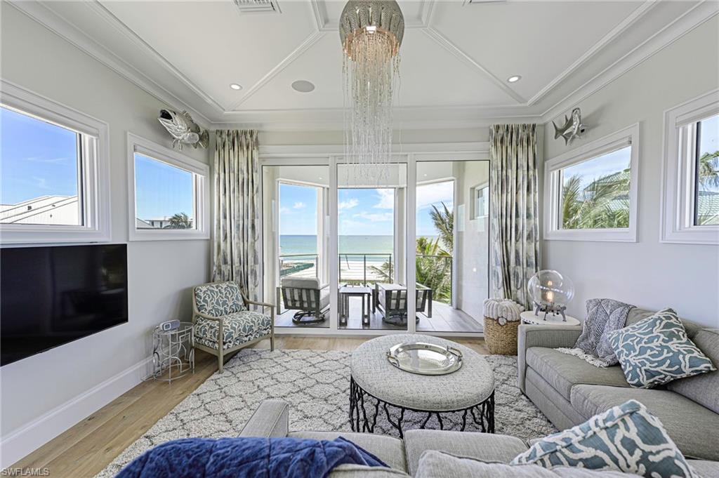 BAREFOOT BEACH - Residential