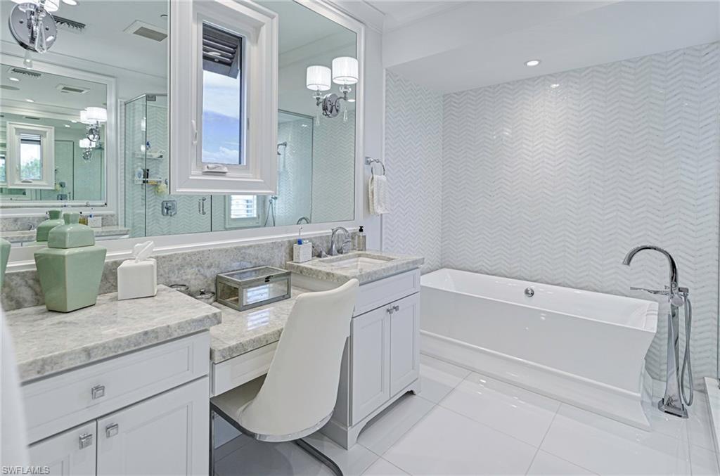 BAREFOOT BEACH - Residential