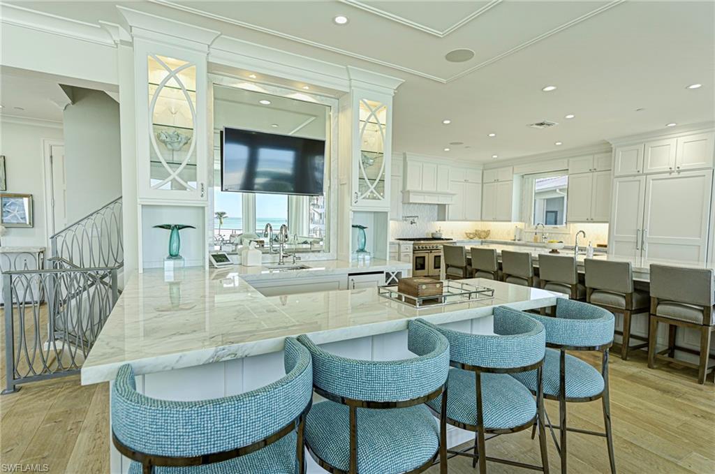 BAREFOOT BEACH - Residential