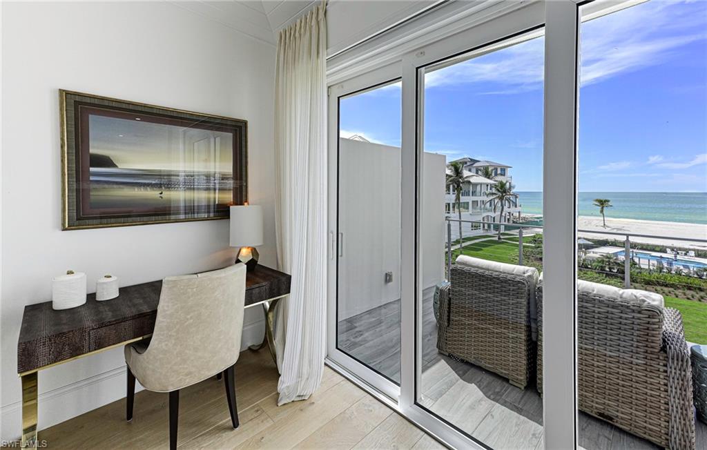 BAREFOOT BEACH - Residential