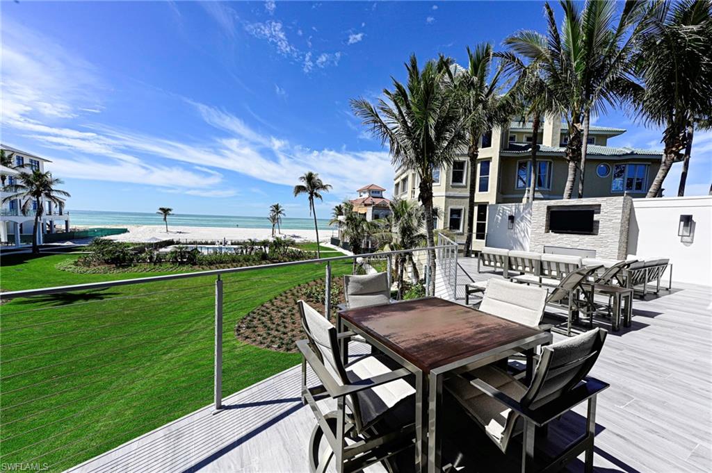 BAREFOOT BEACH - Residential