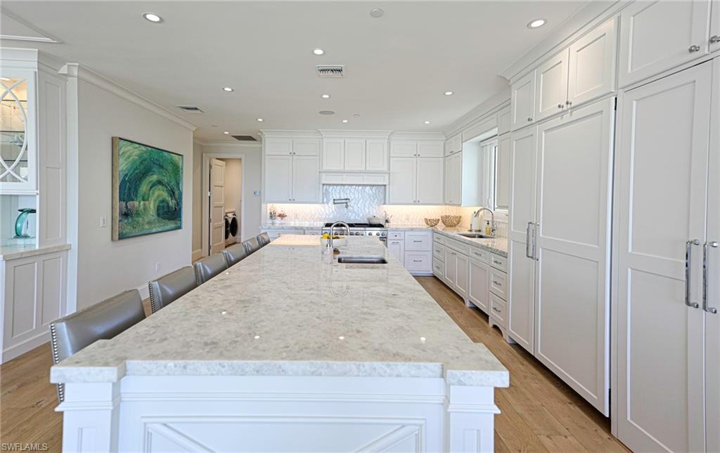 BAREFOOT BEACH - Residential