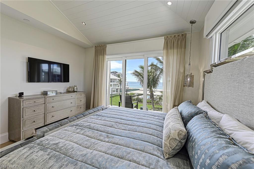 BAREFOOT BEACH - Residential