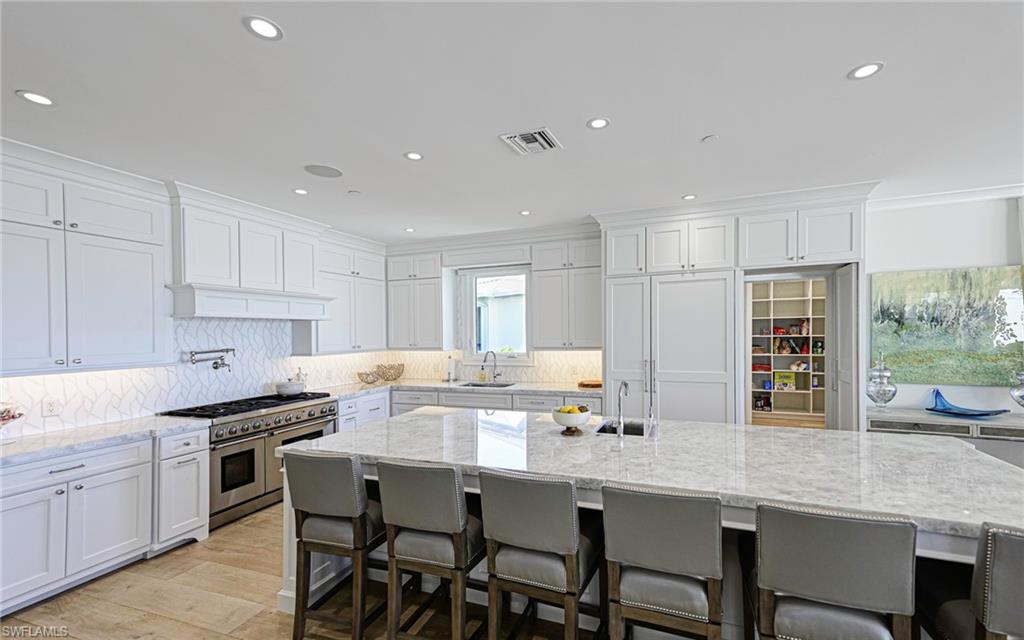 BAREFOOT BEACH - Residential