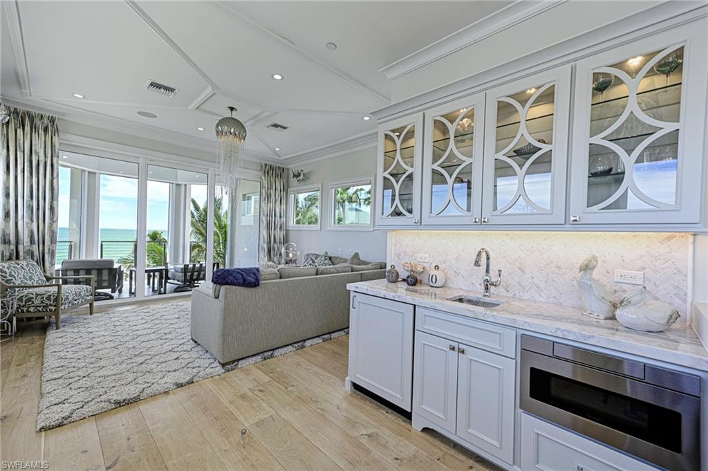 BAREFOOT BEACH - Residential