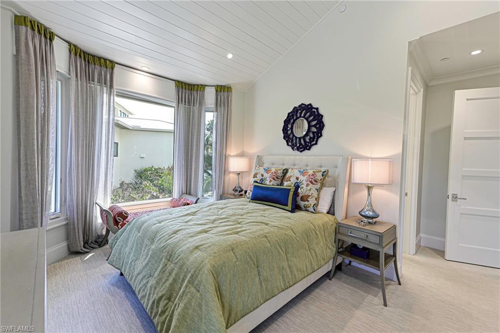 BAREFOOT BEACH - Residential