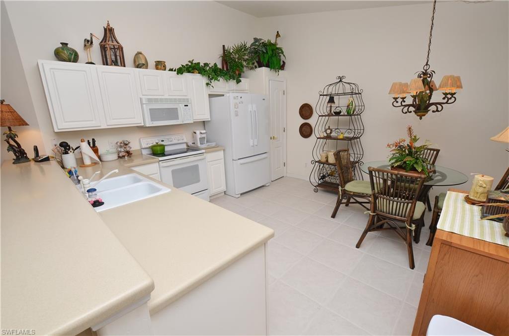 HIDDEN LAKES - Residential