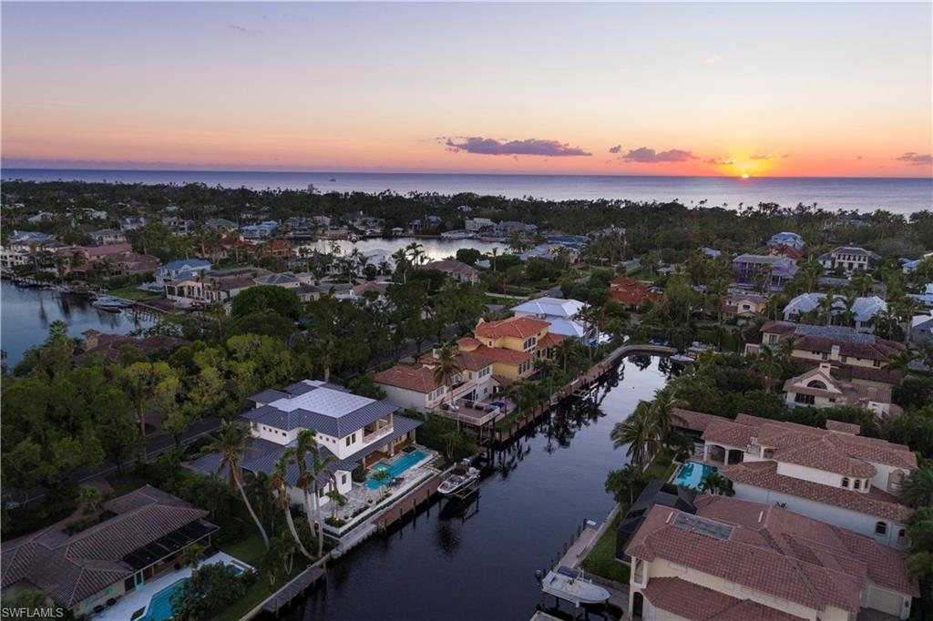 AQUALANE SHORES - Residential