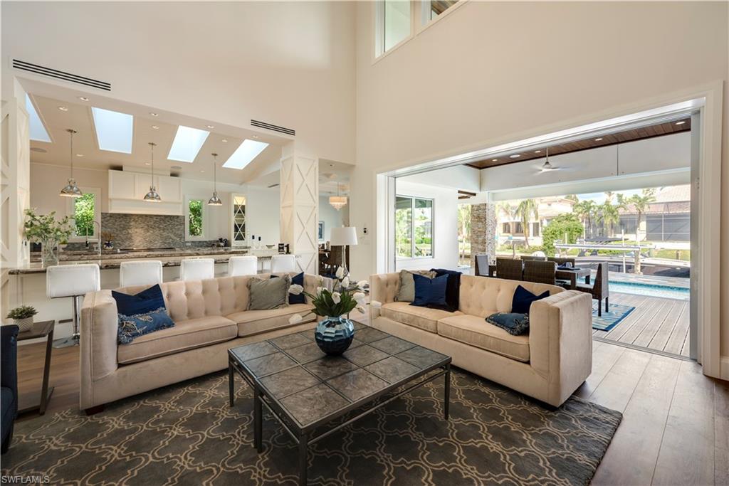 AQUALANE SHORES - Residential