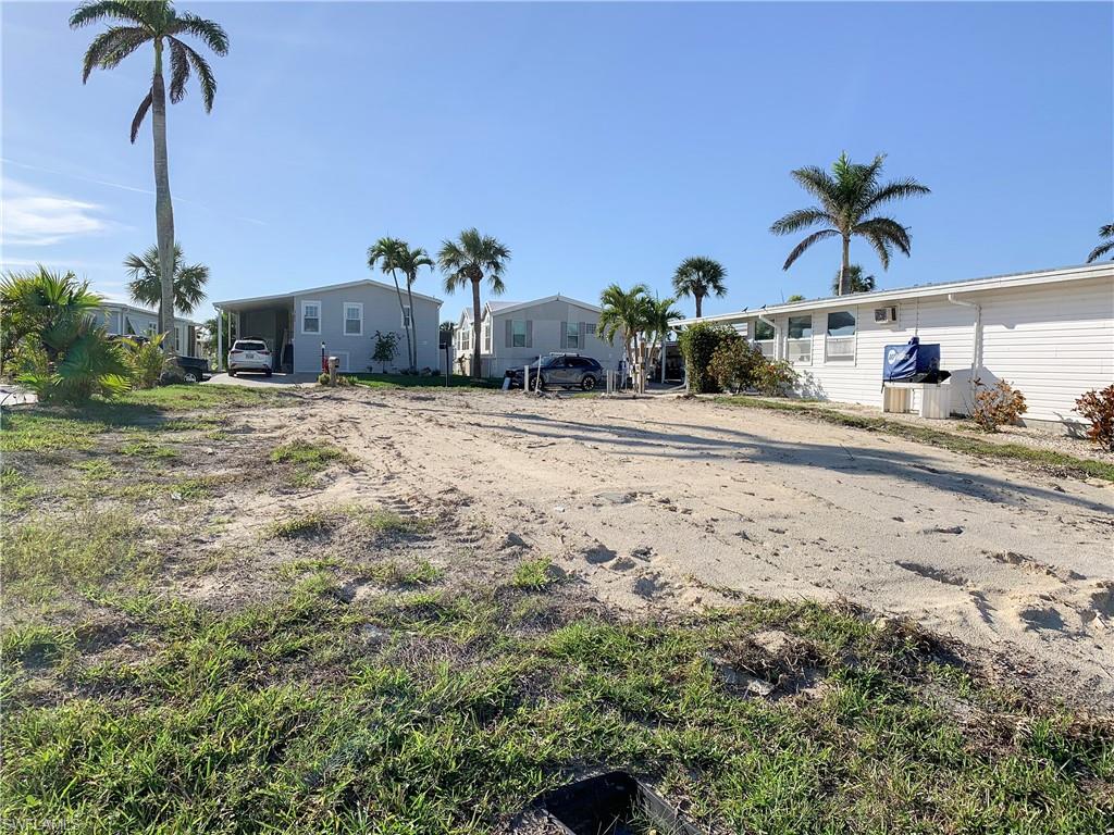 BAYSIDE ESTATES - Land