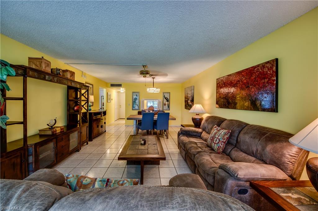 SEVEN LAKES - Residential