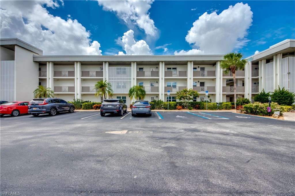 SEVEN LAKES - Residential