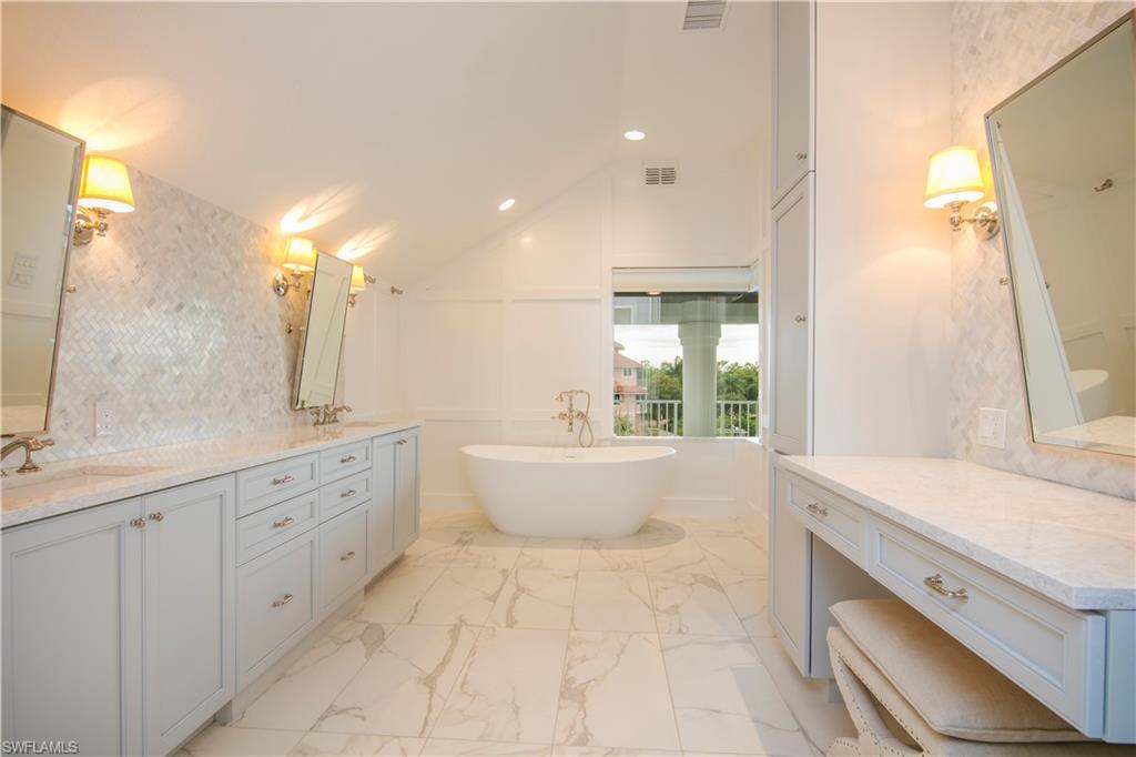 SOUTHPORT ON THE BAY - Residential