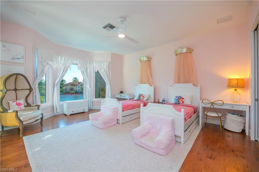 SOUTHPORT ON THE BAY - Residential