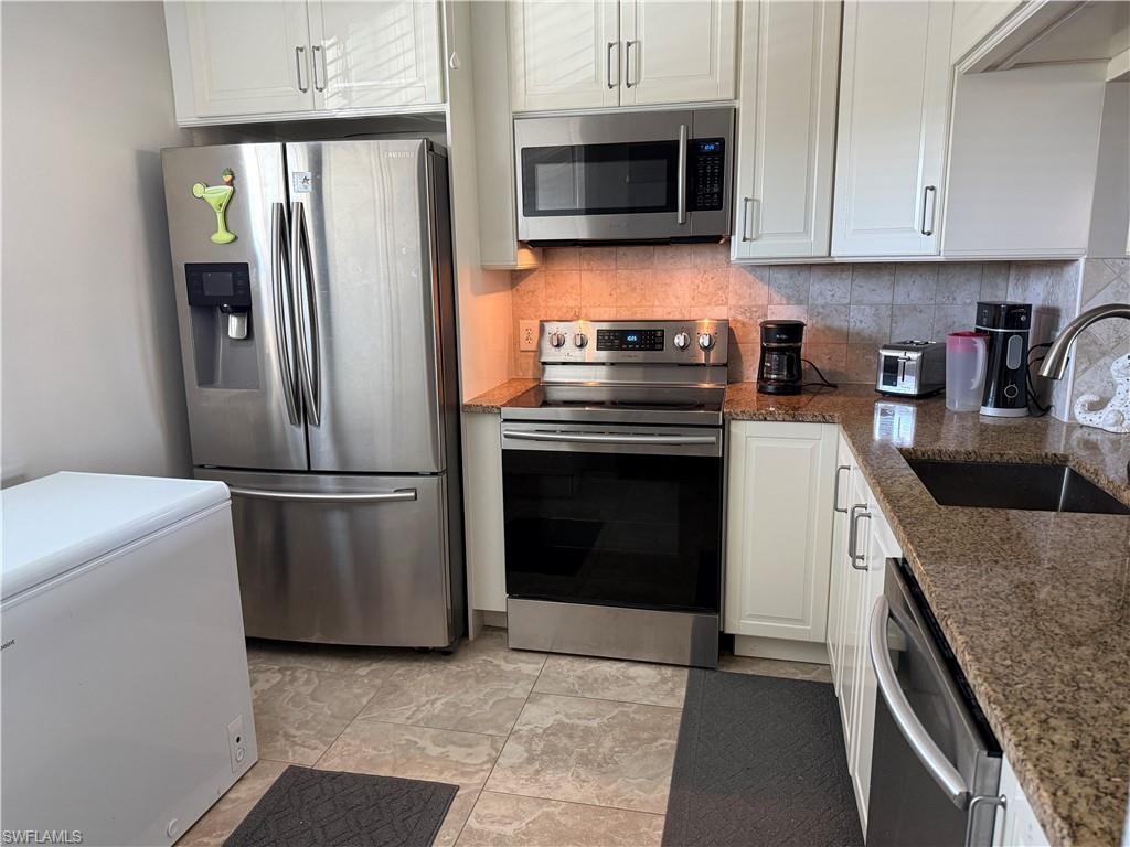 SEVEN LAKES - Residential