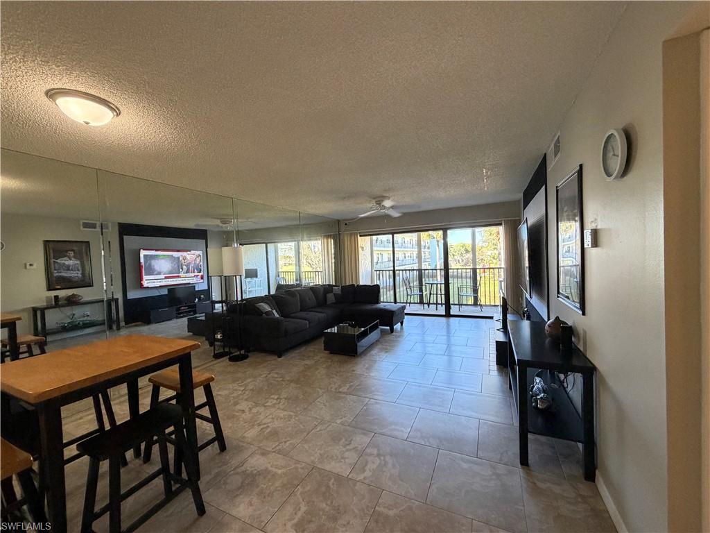 SEVEN LAKES - Residential