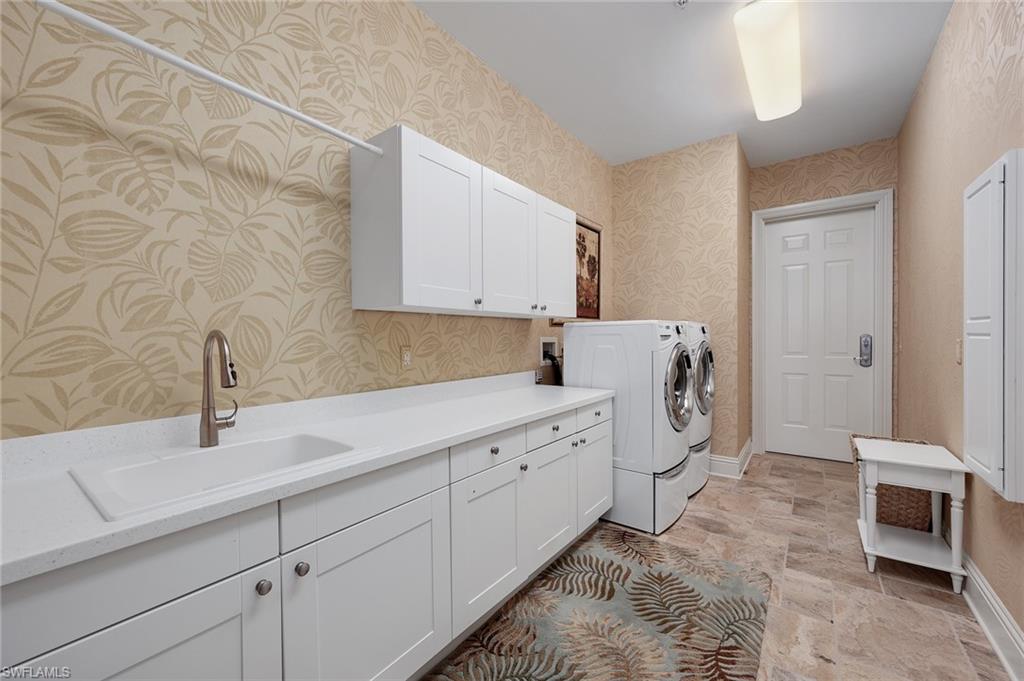 THE PARAMOUNT - Residential