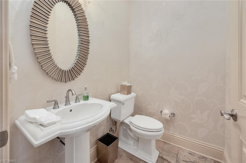 THE PARAMOUNT - Residential