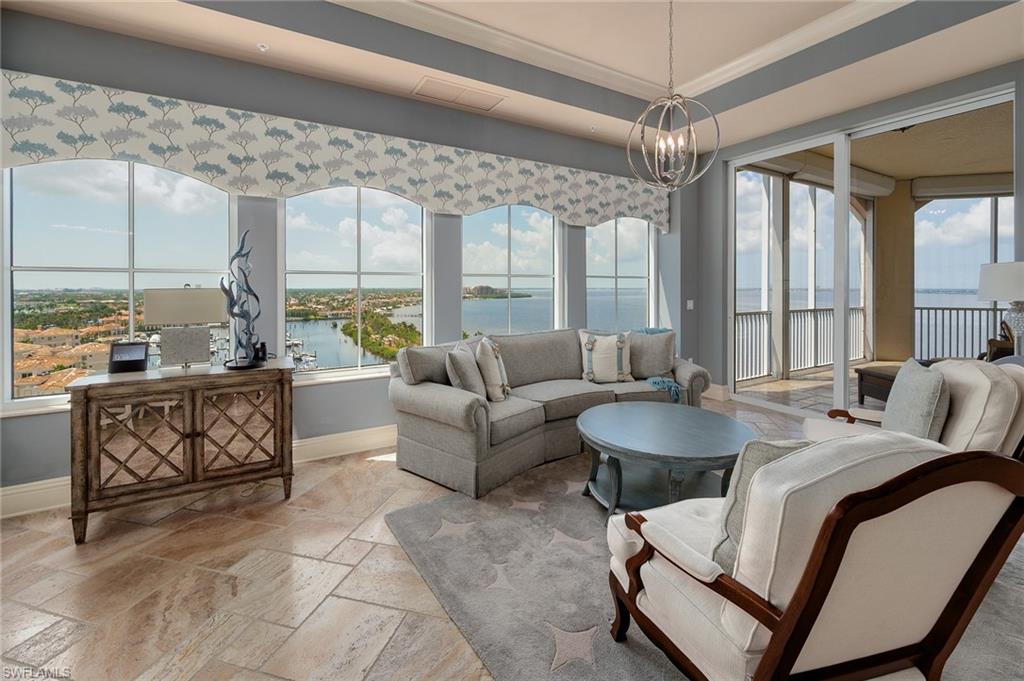 THE PARAMOUNT - Residential