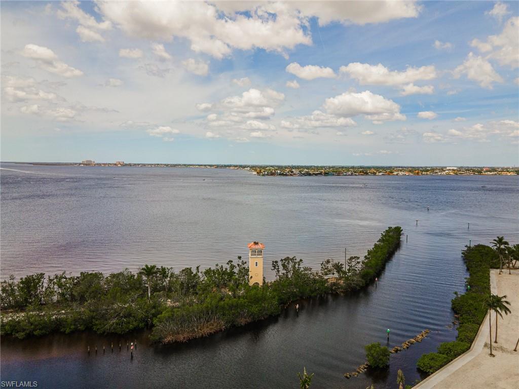 THE PARAMOUNT - Residential