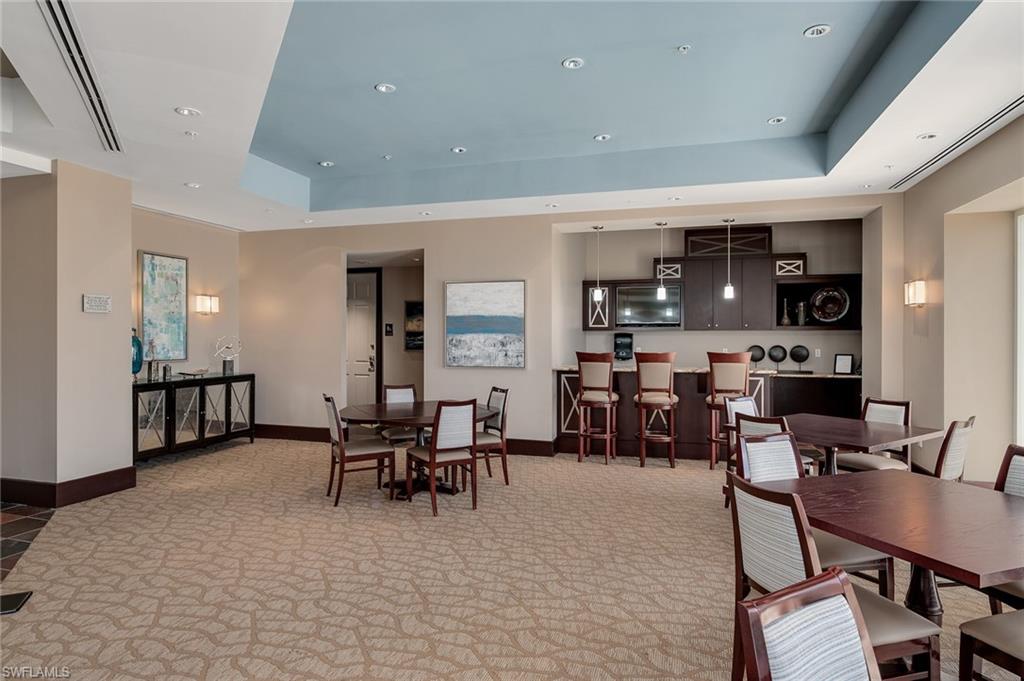 THE PARAMOUNT - Residential