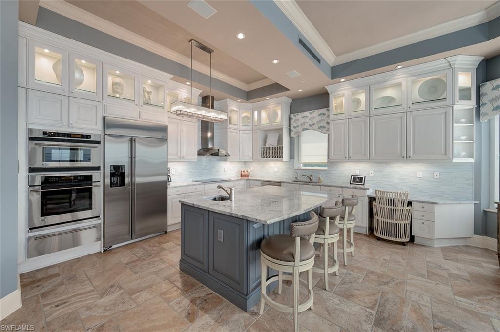 THE PARAMOUNT - Residential