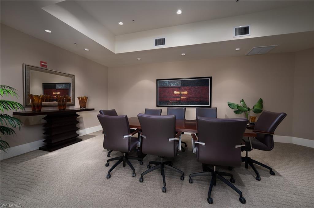 THE PARAMOUNT - Residential