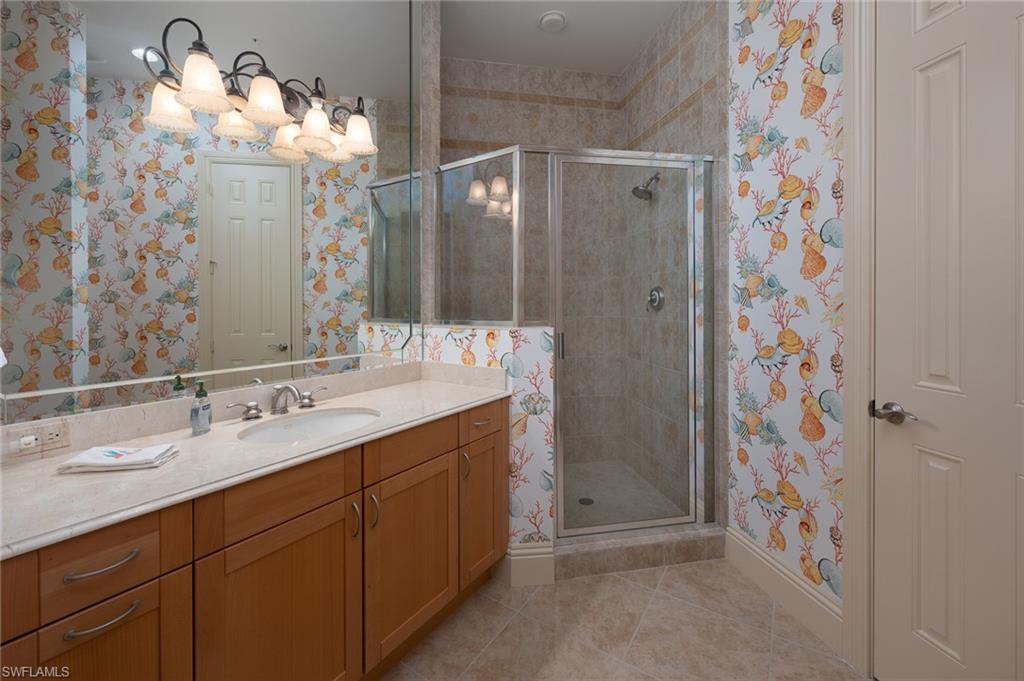 THE PARAMOUNT - Residential