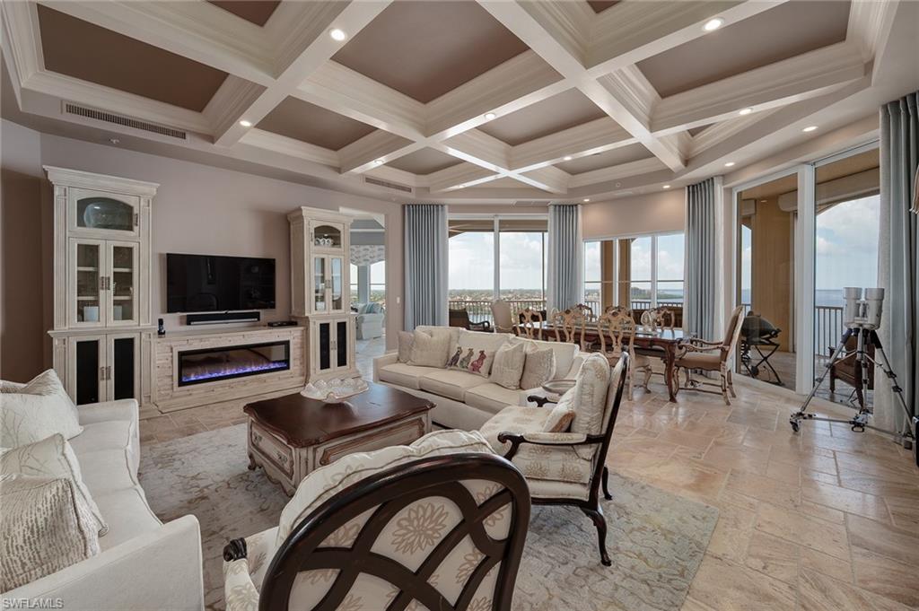 THE PARAMOUNT - Residential