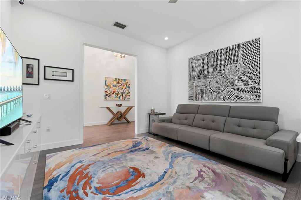 VALENCIA TRAILS - Residential