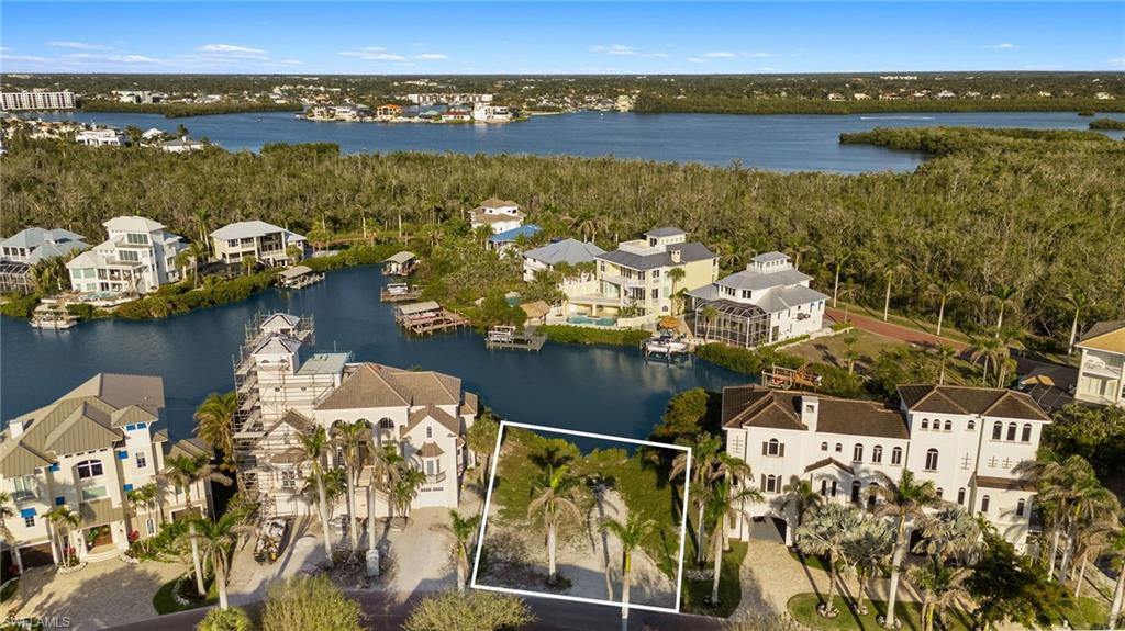 BAREFOOT BEACH - Land