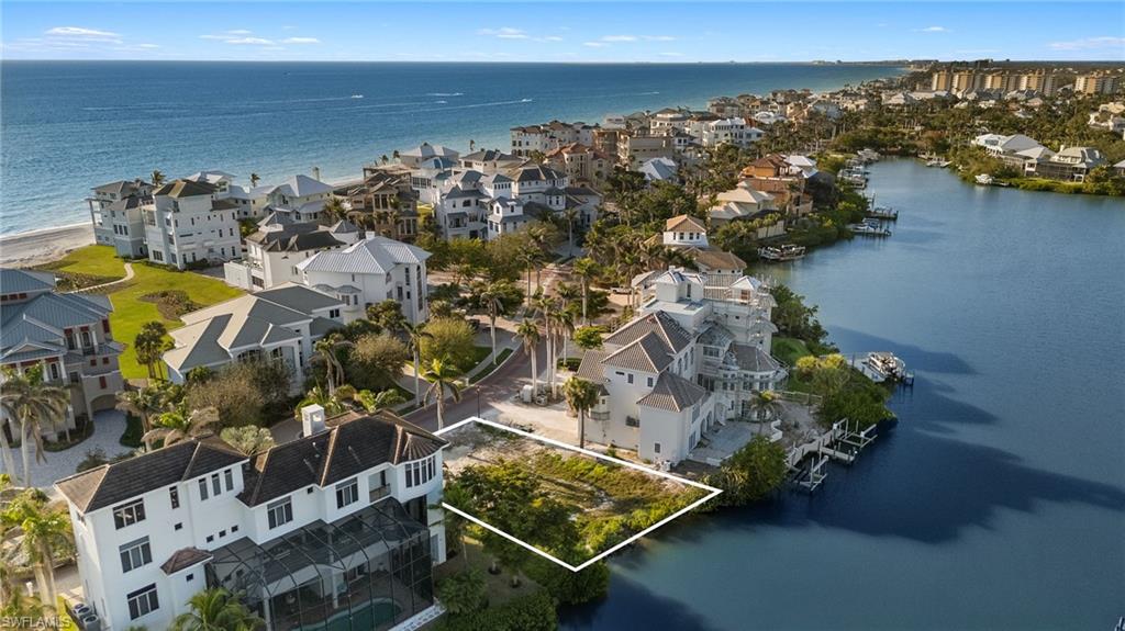 BAREFOOT BEACH - Land