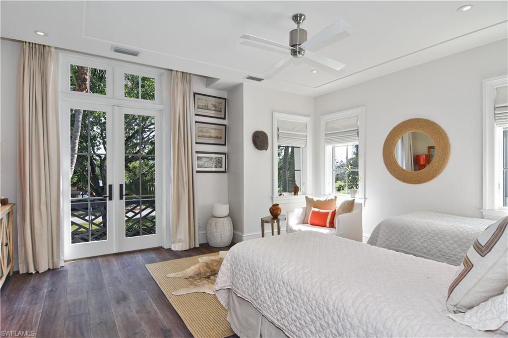 OLDE NAPLES - Residential