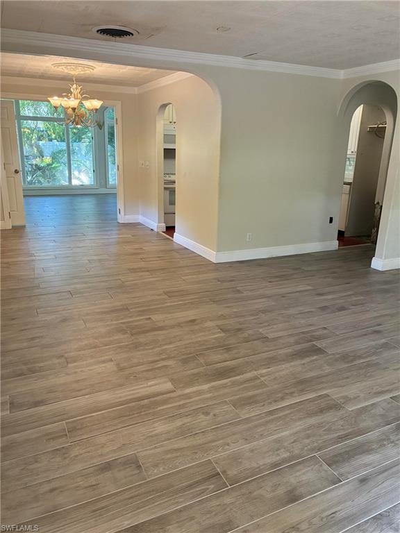 VALENCIA COURT - Residential