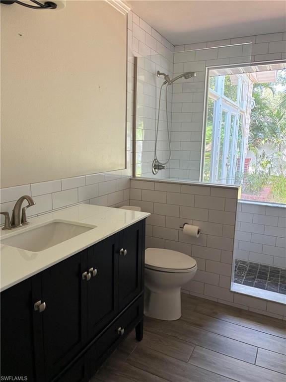 VALENCIA COURT - Residential