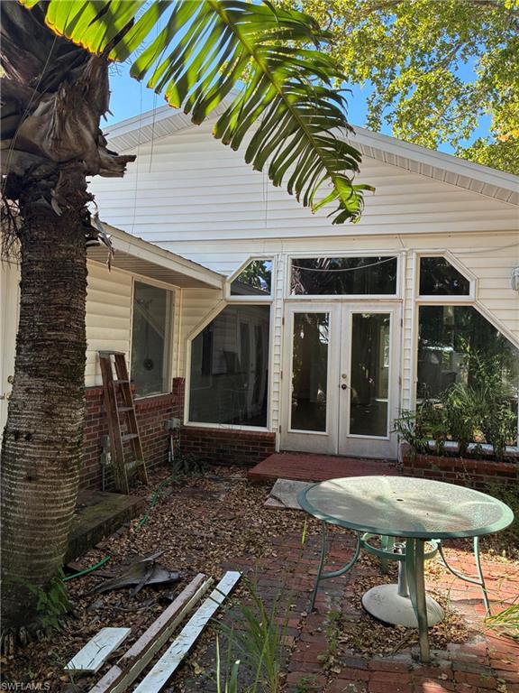 VALENCIA COURT - Residential