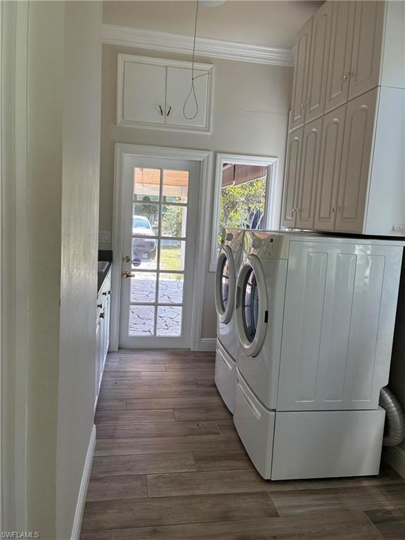 VALENCIA COURT - Residential