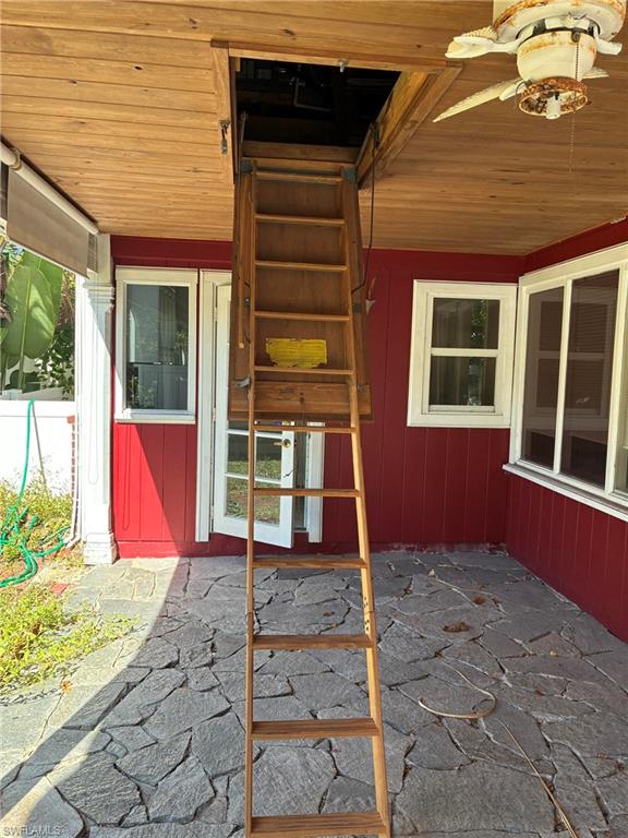 VALENCIA COURT - Residential