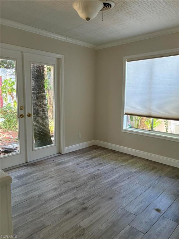 VALENCIA COURT - Residential