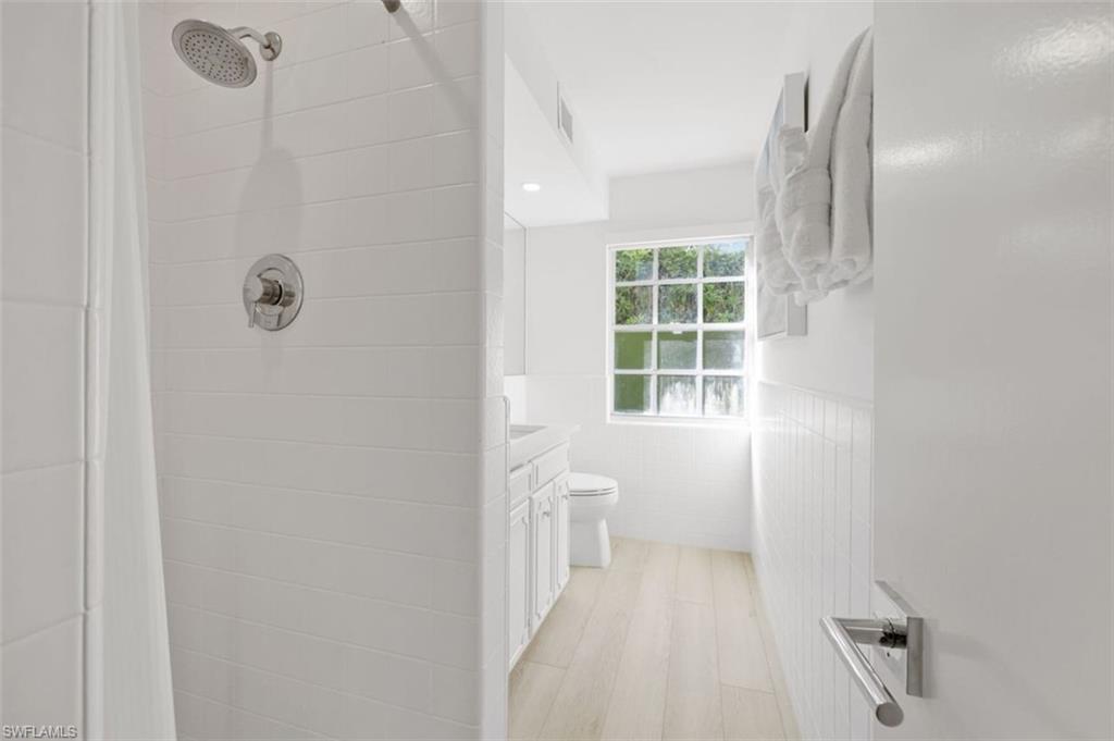 MOORINGS - Residential Lease